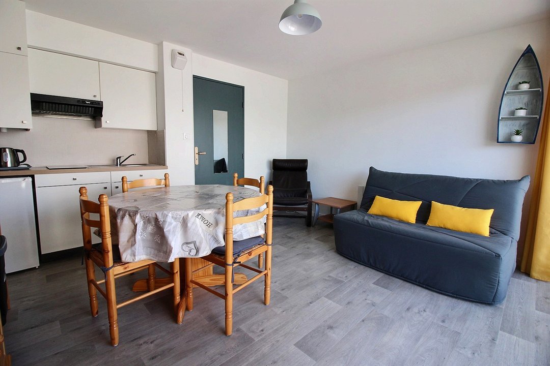 /picture/helios/116215201/QUEENVICT F2/2_2026-01-01CET00h00-13.jpg